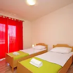 Apartment Orange House Podstrana