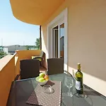 Orange House Podstrana
