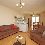 Orange House Apartment *