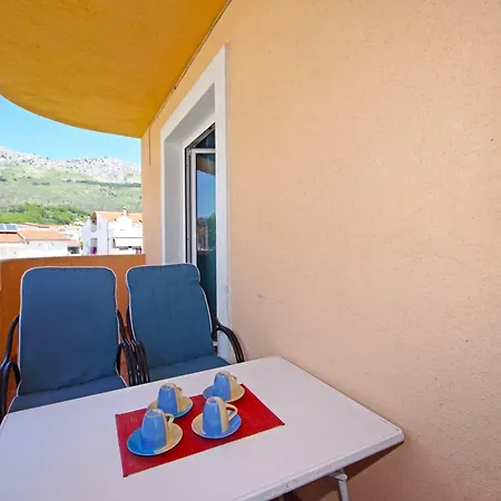 Orange House Apartment