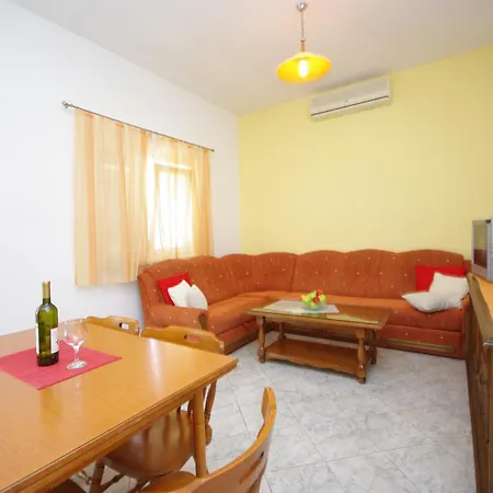 Orange House Apartman