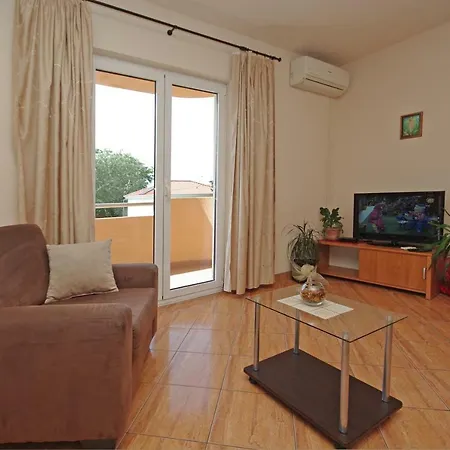 Orange House بودْسْتغانا