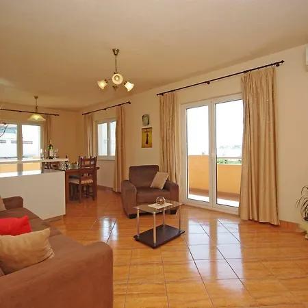 Apartment Orange House Podstrana