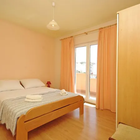 Apartment Orange House Podstrana