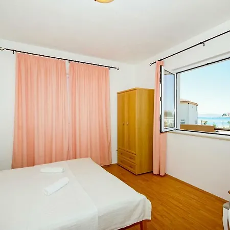 Апартаменты Orange House Подстрана